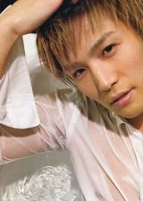 组图：岩田刚典半裸秀肉体美 看完根本把持不住