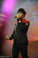 组图：汪苏泷拒做胖版林俊杰 新碟进军金曲奖