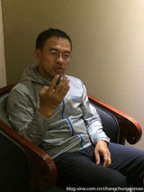 组图：曝原央视名嘴王志近照 头发稀疏面容憔悴