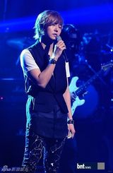 组图：韩国复活乐队等录音乐节目现场展现热情