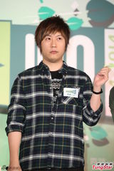 组图：阿信否认遣词用出柜 自我调侃爱海绵宝宝