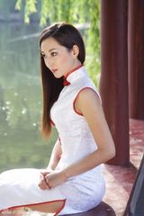 组图：杜晓婷旗袍写真 素雅淡然尽显东方之美