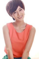 组图：彭杨宣传新剧曝清凉写真