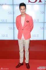 组图：郑嘉颖坦认成吸金王 欲成家只缺女主人