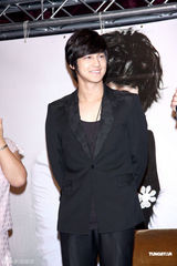 幻灯组图：韩版F4成员金范赴台湾举行粉丝见面会