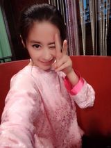 组图：颖儿晒自拍 玩可爱五连拍萌翻网友