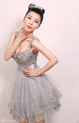 组图：徐立拍俏皮写真 美丽动人大秀性感