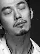 组图：芦芳生半裸秀人鱼线 网友呼c罩杯亮瞎眼