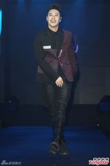 组图：潘玮柏自曝脱星出道 曾全裸扮树叶