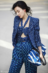 组图：袁姗姗夏日时尚街拍曝光 俏皮不乏性感