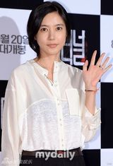 组图：韩星郑柔美出席首映 下衣失踪秀性感