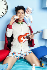 组图：袁成杰奶爸写真 囧爸萌娃大作战