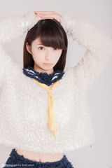 组图：双马尾萌妹杉野静香走红网络 身高154cm娇小可爱