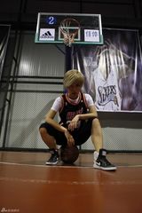 组图： 张欣奕大秀球技 李琦多亮齐呼“欣爷”