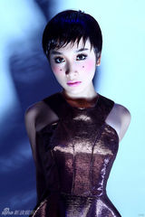 组图：徐申东最新时尚大片 变身俏丽魔幻公主