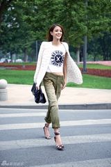 组图：江语晨街拍大片演绎轻熟女气质潮流搭配