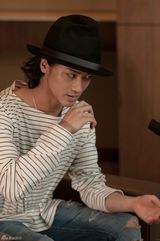 组图：霓虹星赤西仁 我会讲中文我要上头条