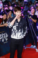 组图：朴有天李钟硕秀智等助阵《鸣梁》