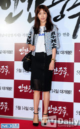 组图：金泰熙等捧场宋承宪新片 希澈咬票四次元