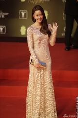 组图：胡兵携《情战》亮相 孙泰英白裙美艳动人