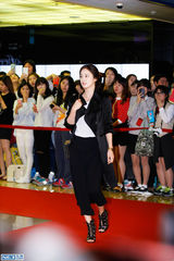 独家高清：金泰熙权相佑大咖齐捧场宋承宪新片