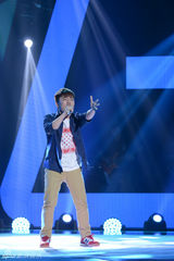 组图：好声音杨坤祭出剪刀手 那英说要嫁闺女