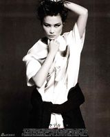 组图：盘点李宇春与国际设计师 戛纳造型引猜想