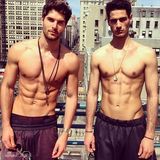 组图：最帅武打明星爆红 腹肌诱惑笑容迷人