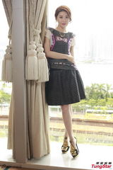 组图：周丽淇摆脱黄金剩女称号 欣赏男友徐正曦