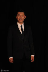 组图：国际明星滑雪节慈善晚宴红毯