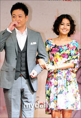 组图：韩剧《不屈的儿媳们》记者会 申爱罗等主演