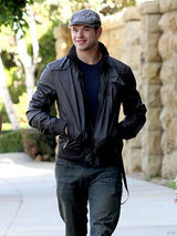 幻灯：泰拉-班克斯跳钢管舞 Snoop Dogg当厨师