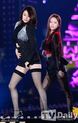 组图：众星助阵梦想演唱会 嗨唱夏日不眠夜