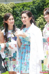 组图：港姐候选佳丽冰桶挑战 当场被浇透心凉