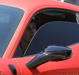 组图：比伯红色跑车被刮伤 心情郁闷避狗仔