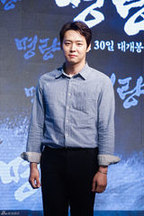 组图：朴有天李钟硕秀智等助阵《鸣梁》