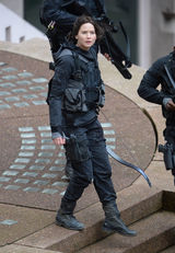 组图：《饥饿游戏3》詹妮弗-劳伦斯 变身女战士