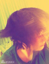 组图：日本再现奇葩拍照法 甩头根本停不下来！