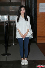 组图：林芊妤因厕所野战失业 离开狼狈上错车