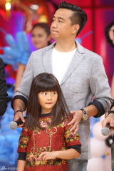 组图：爸爸之夜玩转益智游戏 黄磊陆毅亲情风