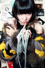 组图：吴莫愁专辑新造型曝光 大胆撞色章鱼上肩