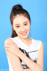 组图：程砚秋清新写真演绎甜美青春