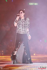 组图：张学友郑秀文等红馆开唱致敬张耀荣