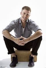 策划：大胸日？美队MAX同天庆生 人间胸器齐聚