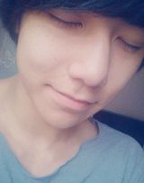 组图：清华校草李润东走红 女妆照生活照颜值爆表