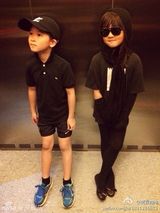 组图：多妹扮酷携男闺蜜出镜 杨阳洋Joe哭晕