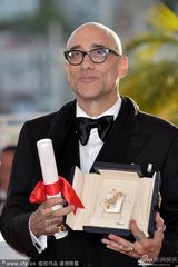 组图：《星图》朱丽安摩尔获戛纳影后 编剧代领