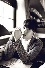 组图：曾虹畅最新时尚写真帅气逼人