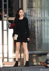 组图：刘亦菲短裙秀美腿 浓妆艳抹变冷艳时髦女