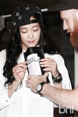 组图：韩星Clara(李成敏)出席活动 下衣失踪秀美腿